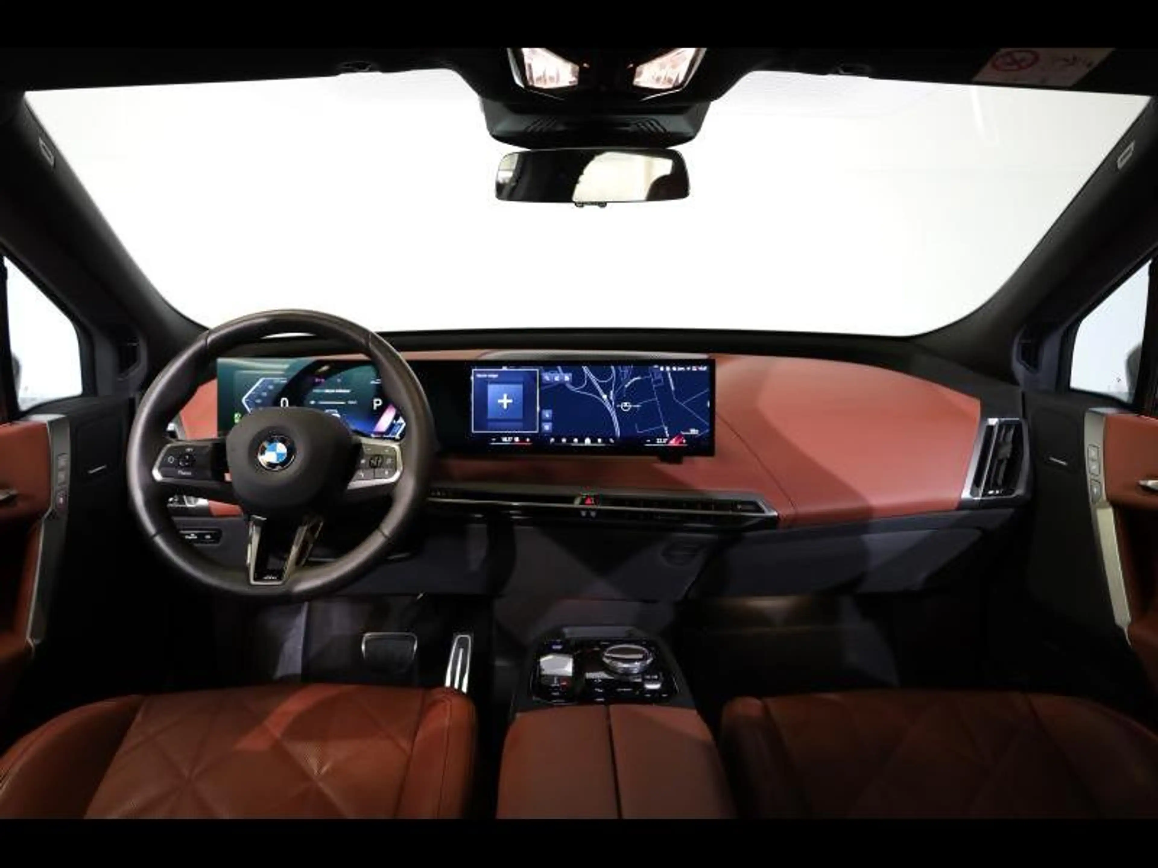 BMW iX xDrive60 Kit M Sport — photo 7
