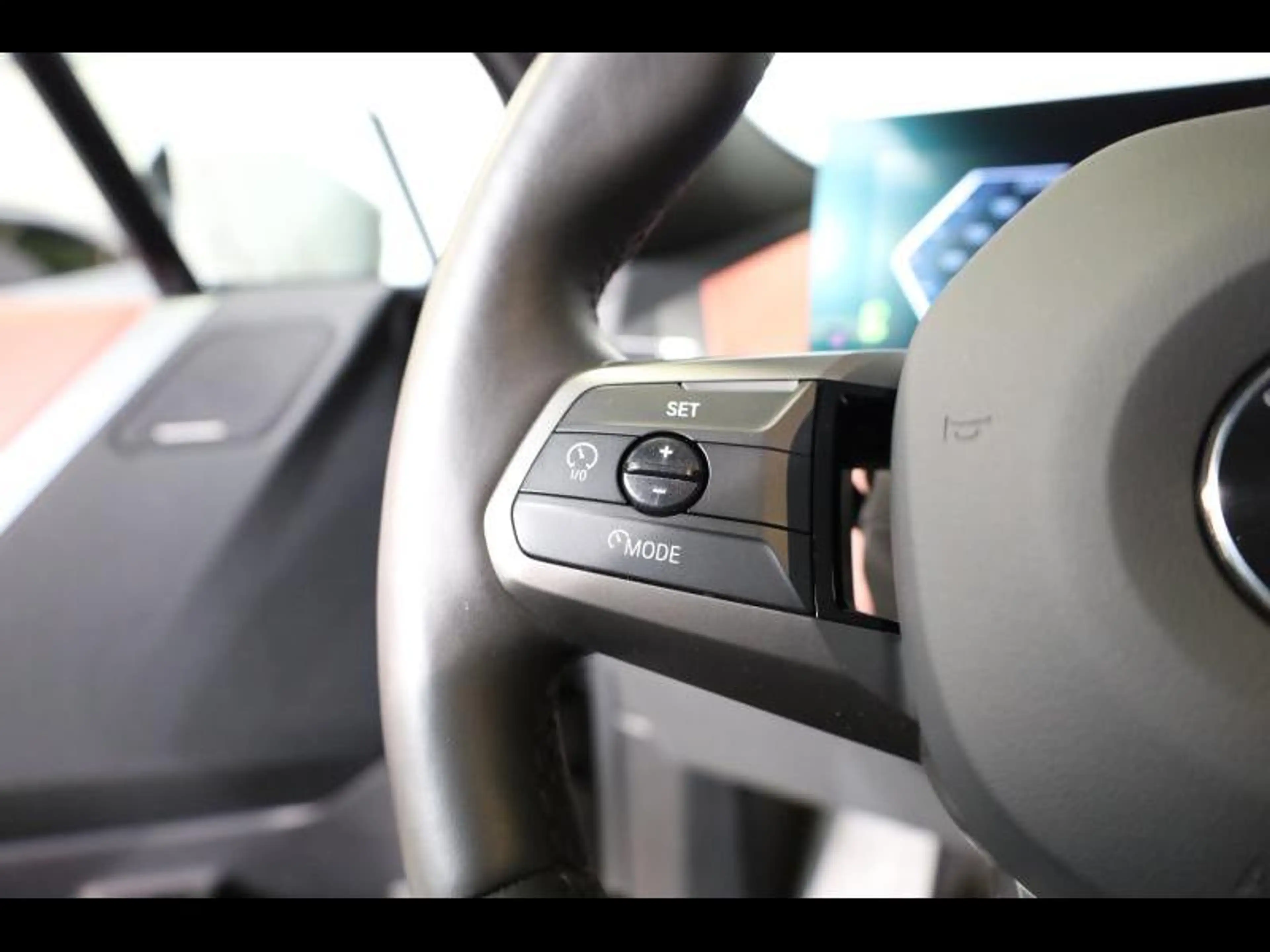 BMW iX xDrive60 Kit M Sport — photo 13