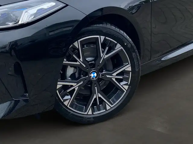 BMW 1 Series view 6
