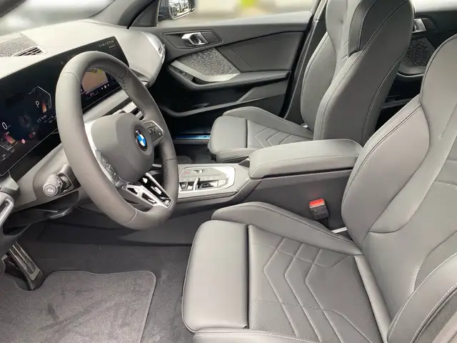 BMW 1 Series view 7