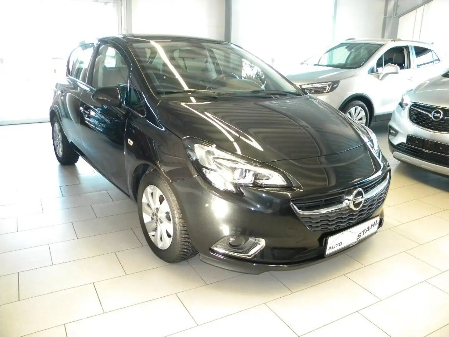 Opel Corsa E Innovation Automatik Negro - 2