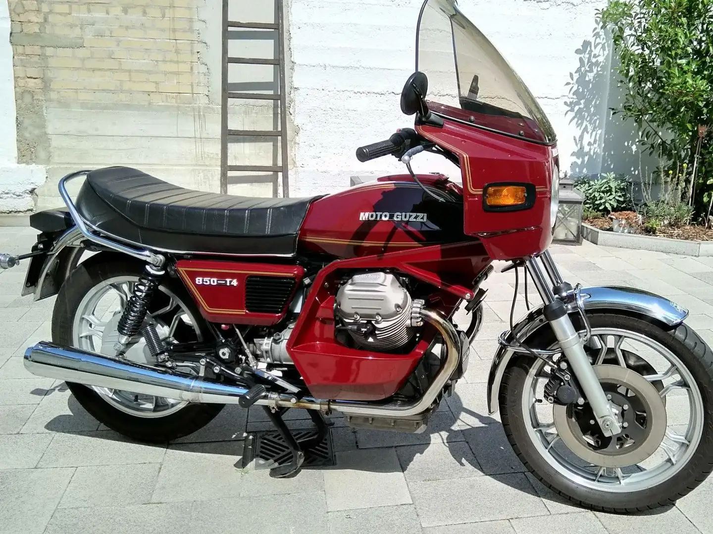 Moto Guzzi 850 T Rot - 1