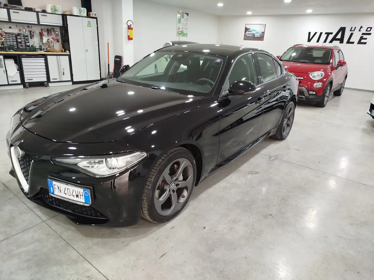 Alfa Romeo Giulia Giulia 2.2 t Business Launch Edition 150cv Nero - 1