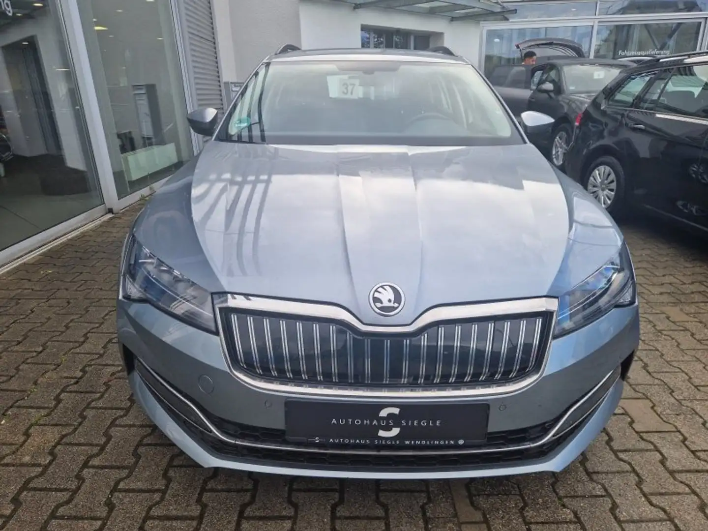 Skoda Superb Combi 1.4 TSI Ambition iV DSG AHK Navi LED DCC  Si Grau - 2