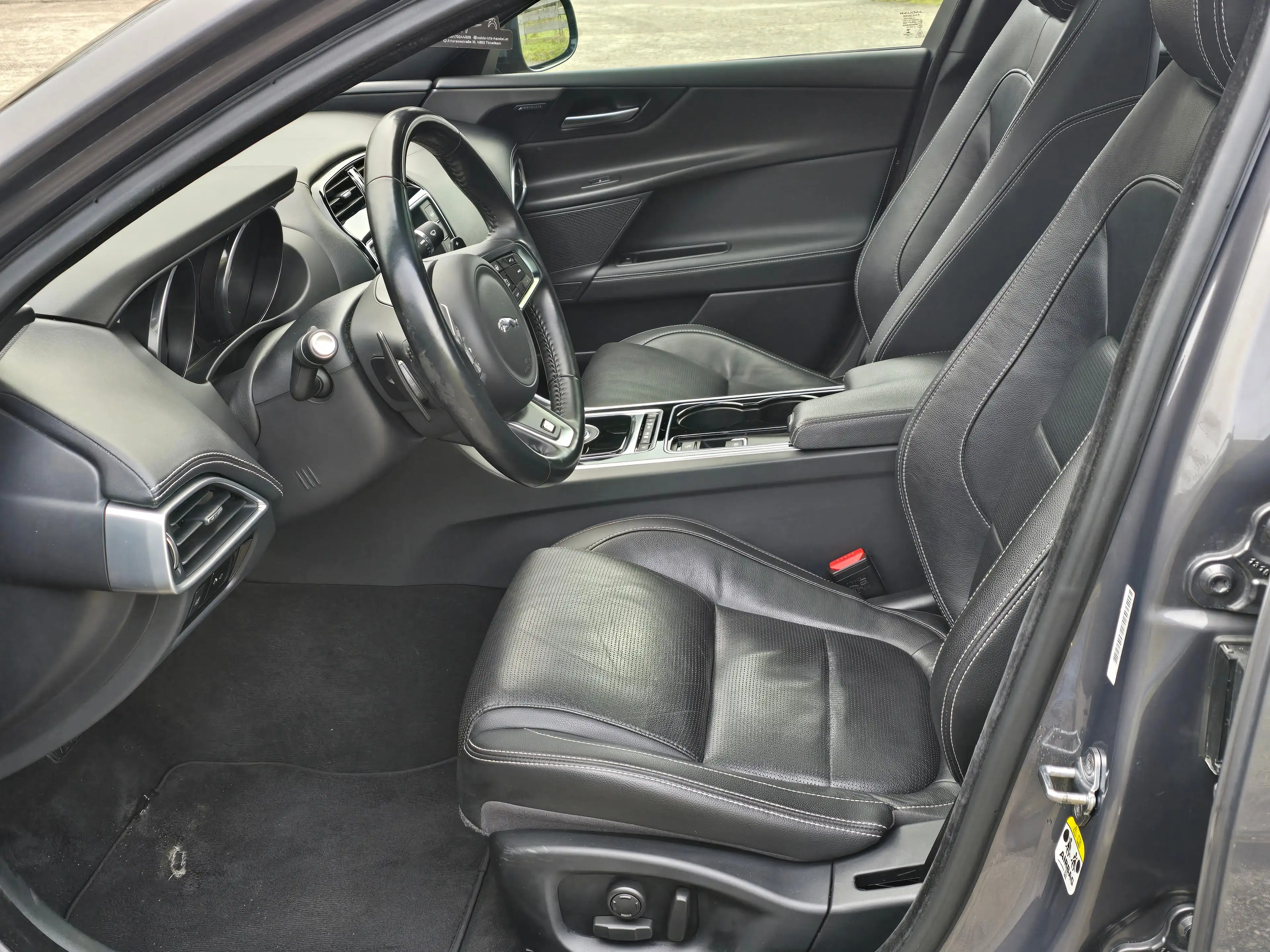Jaguar XE R-Sport AWD Top* Kredit* Pano* Navi* RFK* Leder* — photo 11