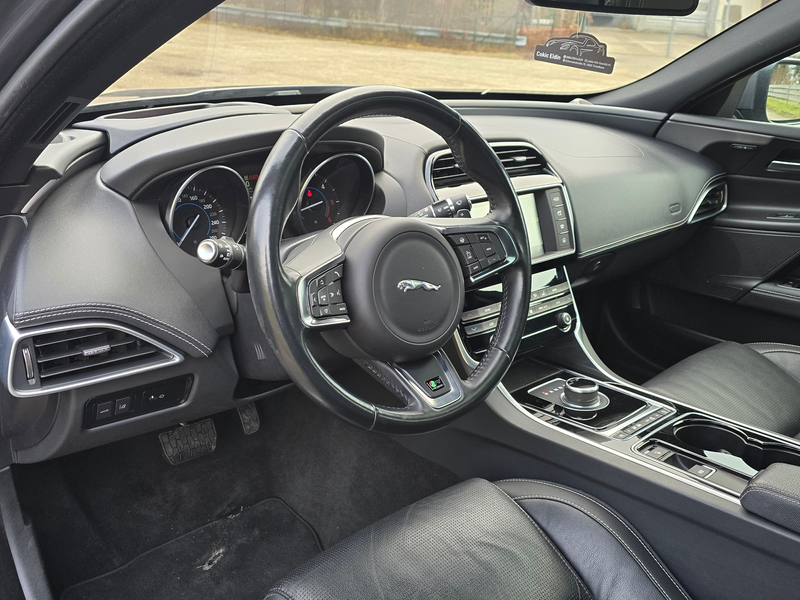 Jaguar XE R-Sport AWD Top* Kredit* Pano* Navi* RFK* Leder* — photo 12