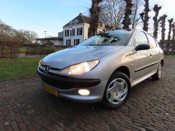 1.4 Gentry | Automaat | Airco | 5Drs