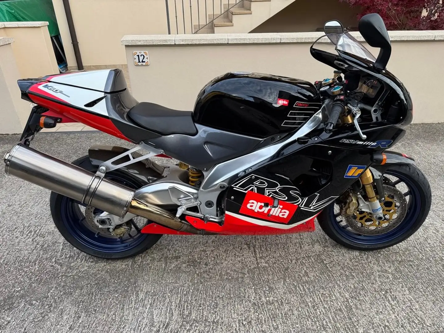 Aprilia RSV 1000 R Black - 1