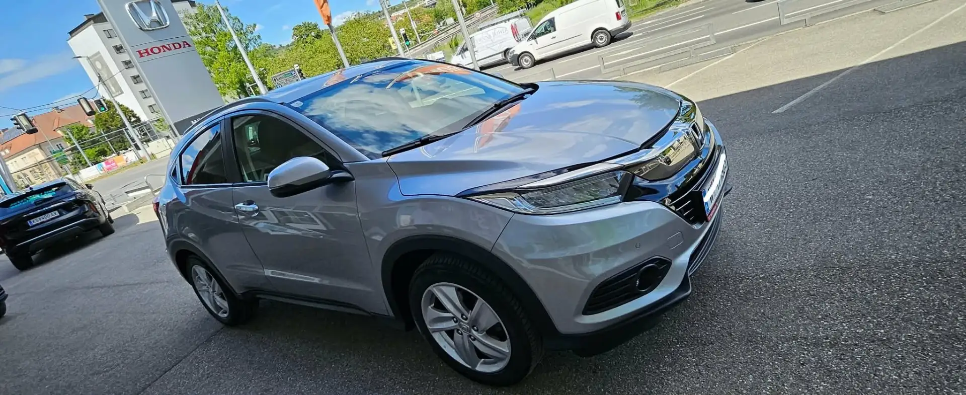 Honda HR-V HR-V 1,5 i-VTEC Executive Facelift Silber - 2