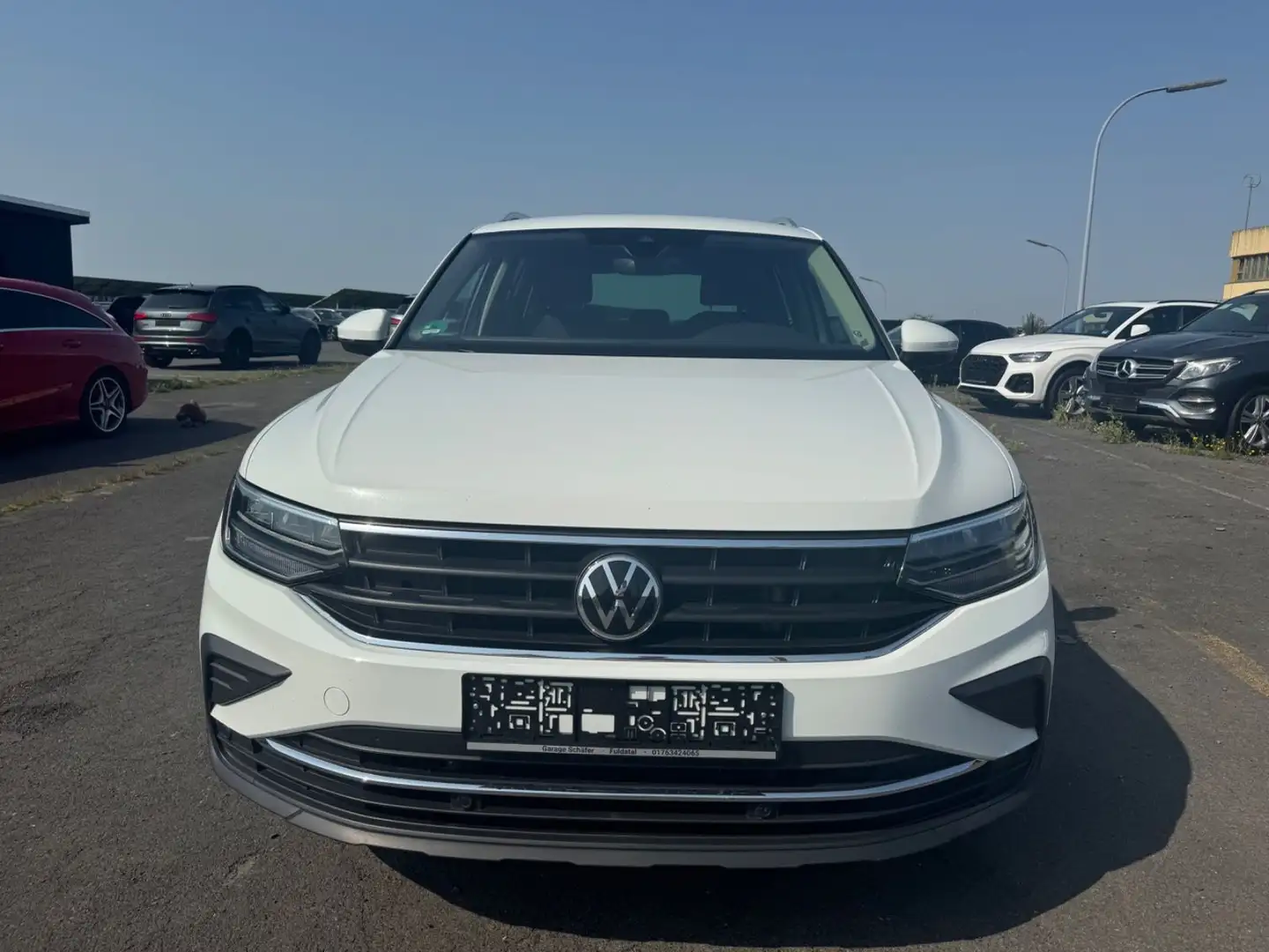 Volkswagen Tiguan Active Navi LED Kamera AHK ACC 18` Weiß - 2