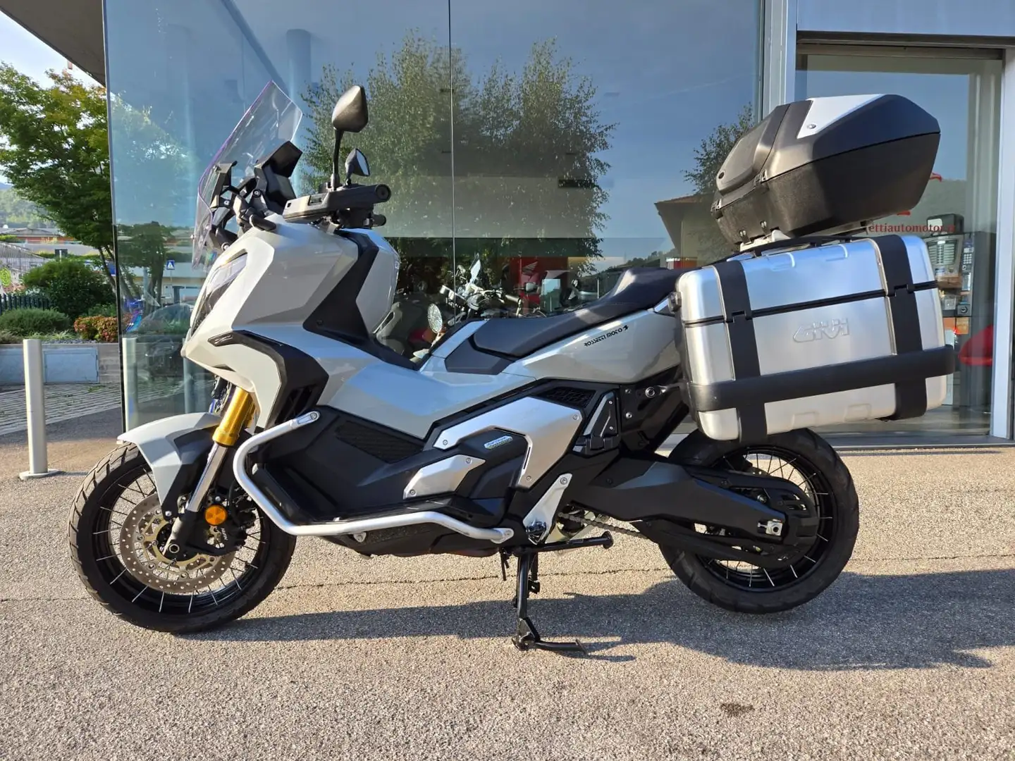 Honda X-ADV Gravel Grau - 1