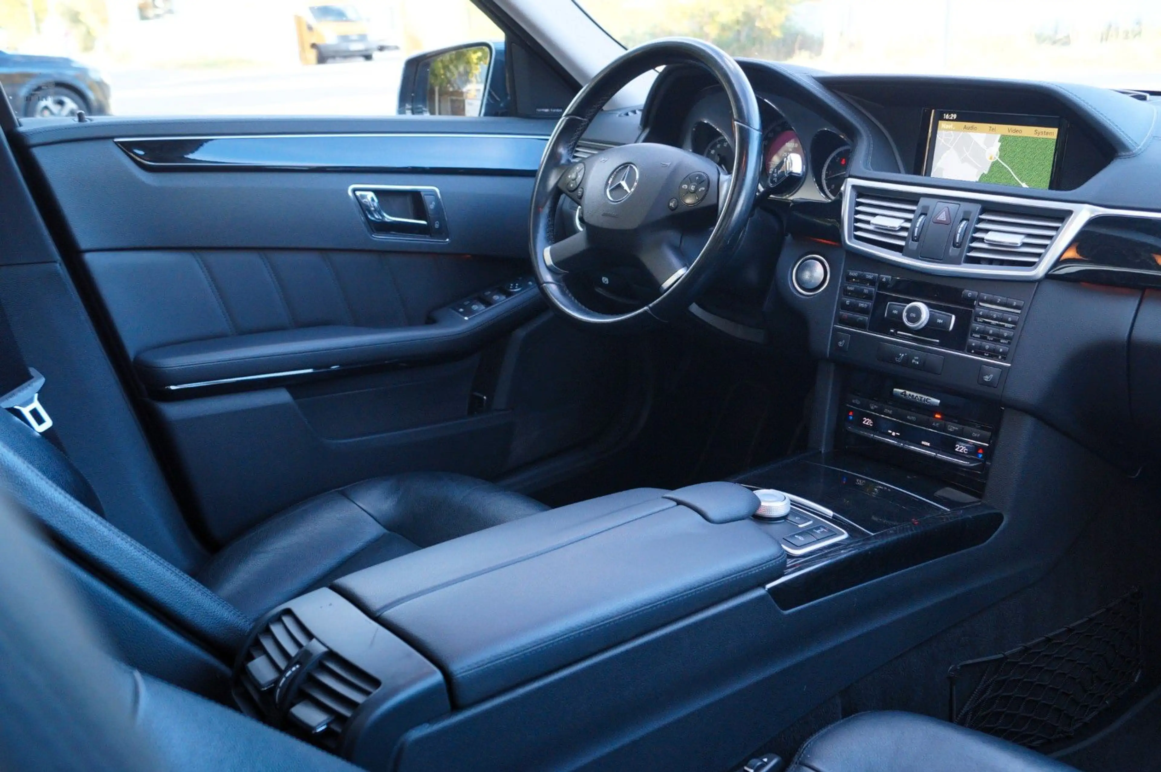 Mercedes-Benz E 350 E T-Modell CDI 4Matic/ SHZ/ PDC/ Pano. SHD — photo 12