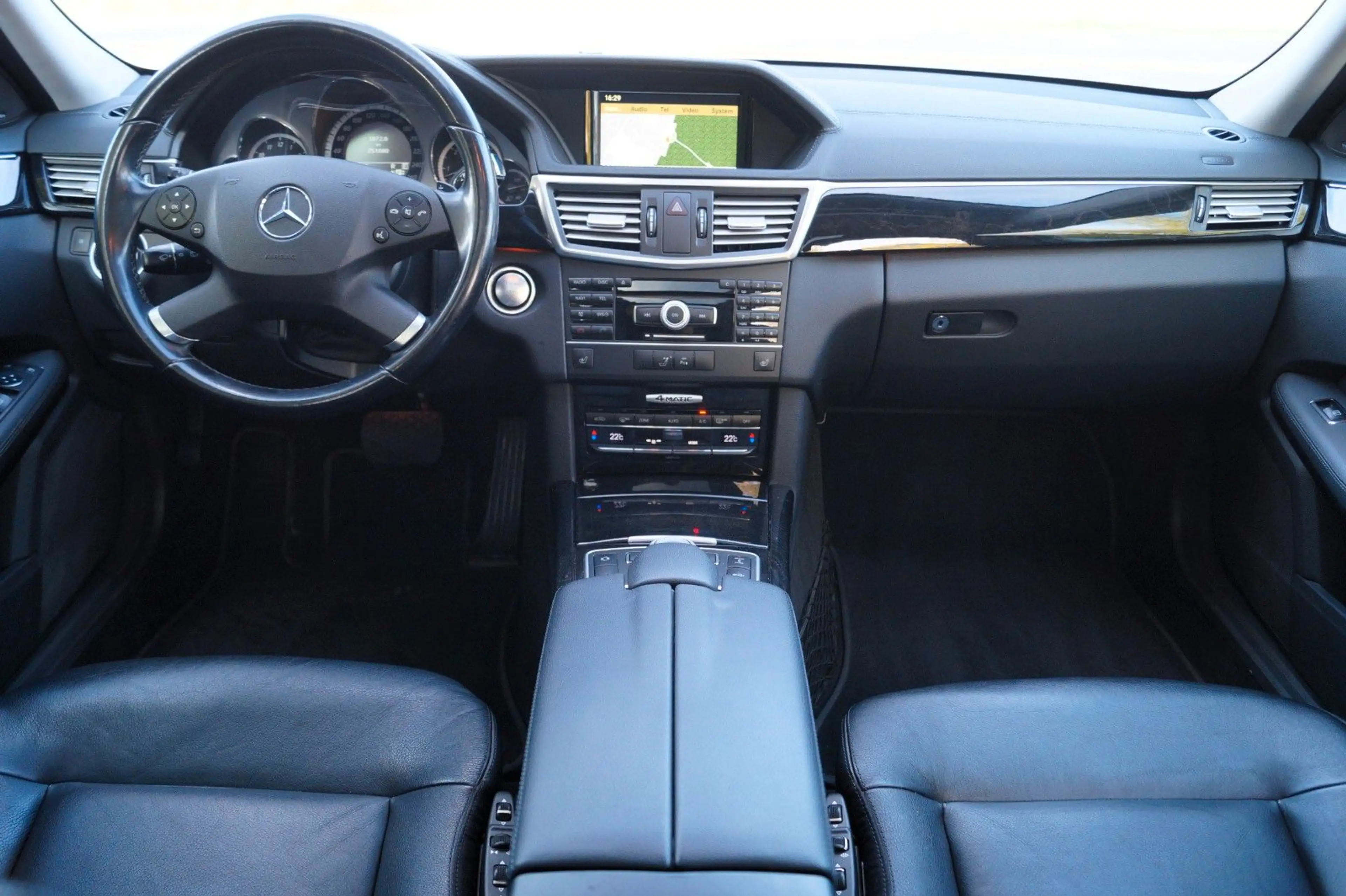 Mercedes-Benz E 350 E T-Modell CDI 4Matic/ SHZ/ PDC/ Pano. SHD — photo 13