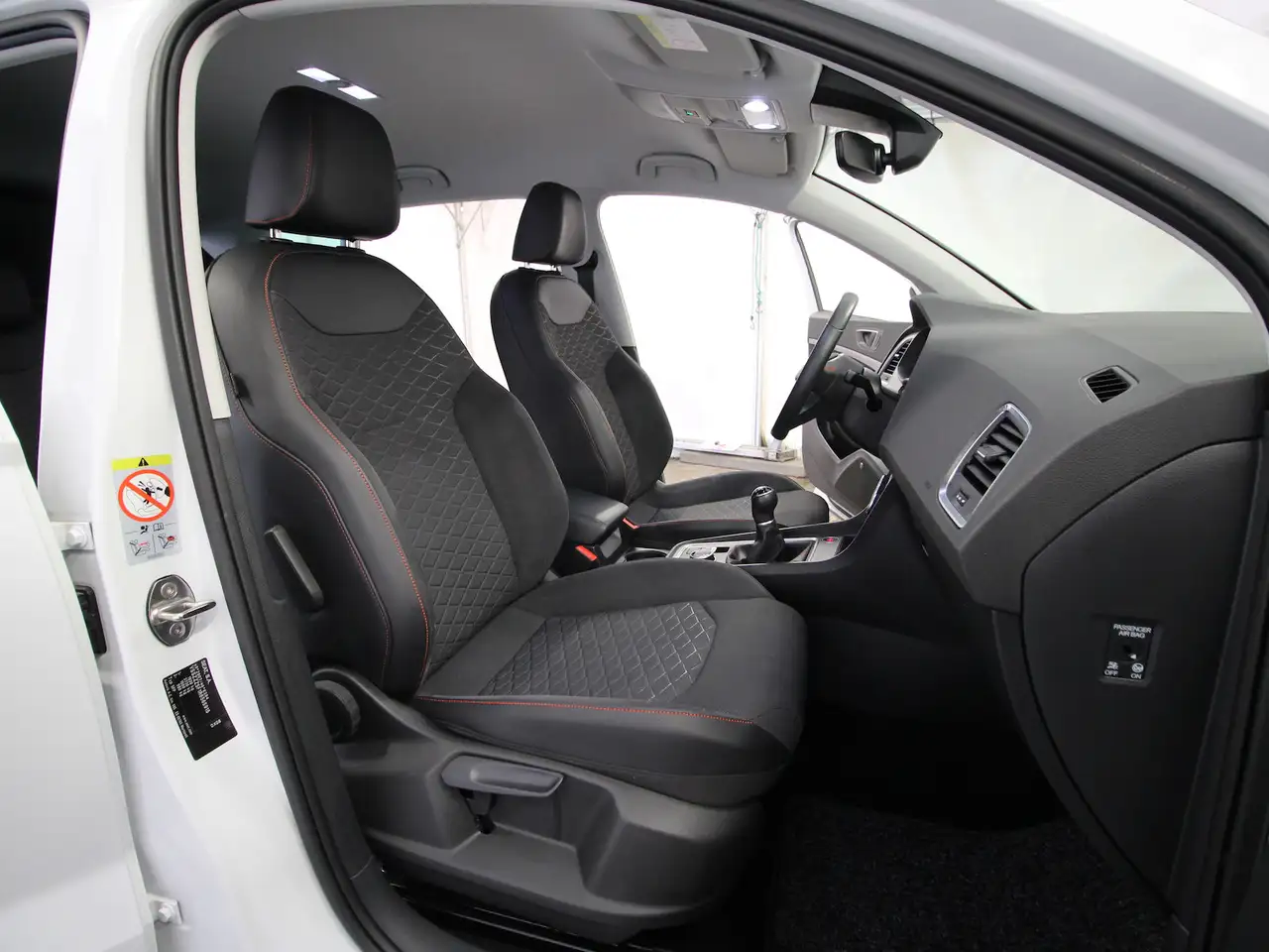 SEAT Ateca 1.5 TSI FR NAVI+KAMERA+LED+ACC 23