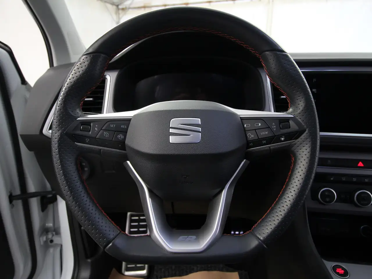 SEAT Ateca 1.5 TSI FR NAVI+KAMERA+LED+ACC 22