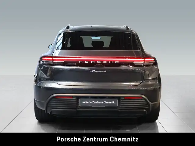Porsche Macan view 5