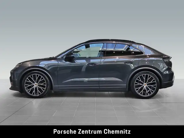Porsche Macan view 2