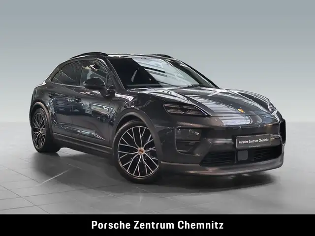 Porsche Macan view 9