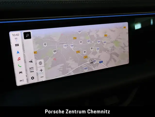 Porsche Macan view 15