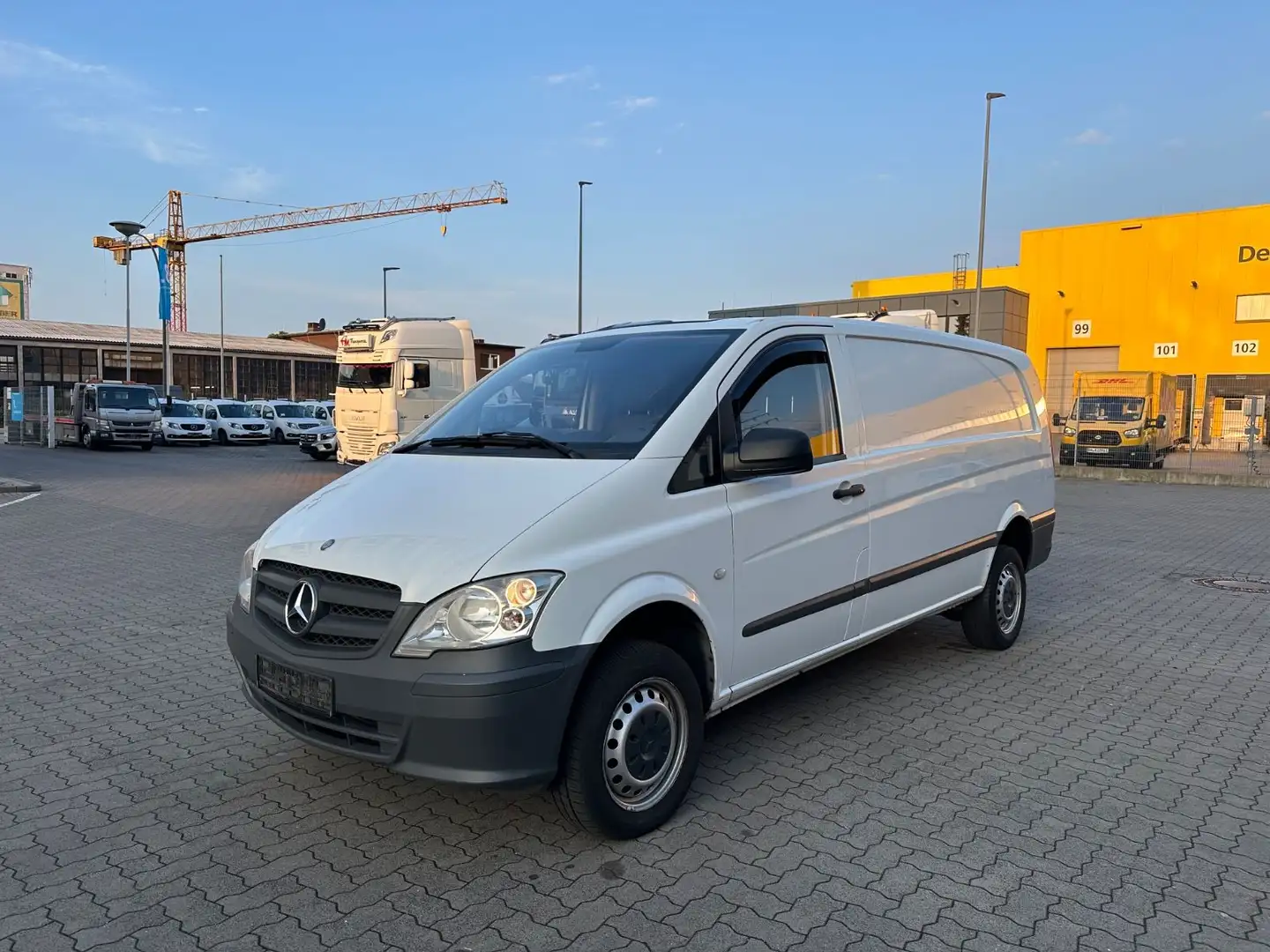 Mercedes-Benz Vito Kasten 4x4 116 CDI extralang Automatik Weiß - 2