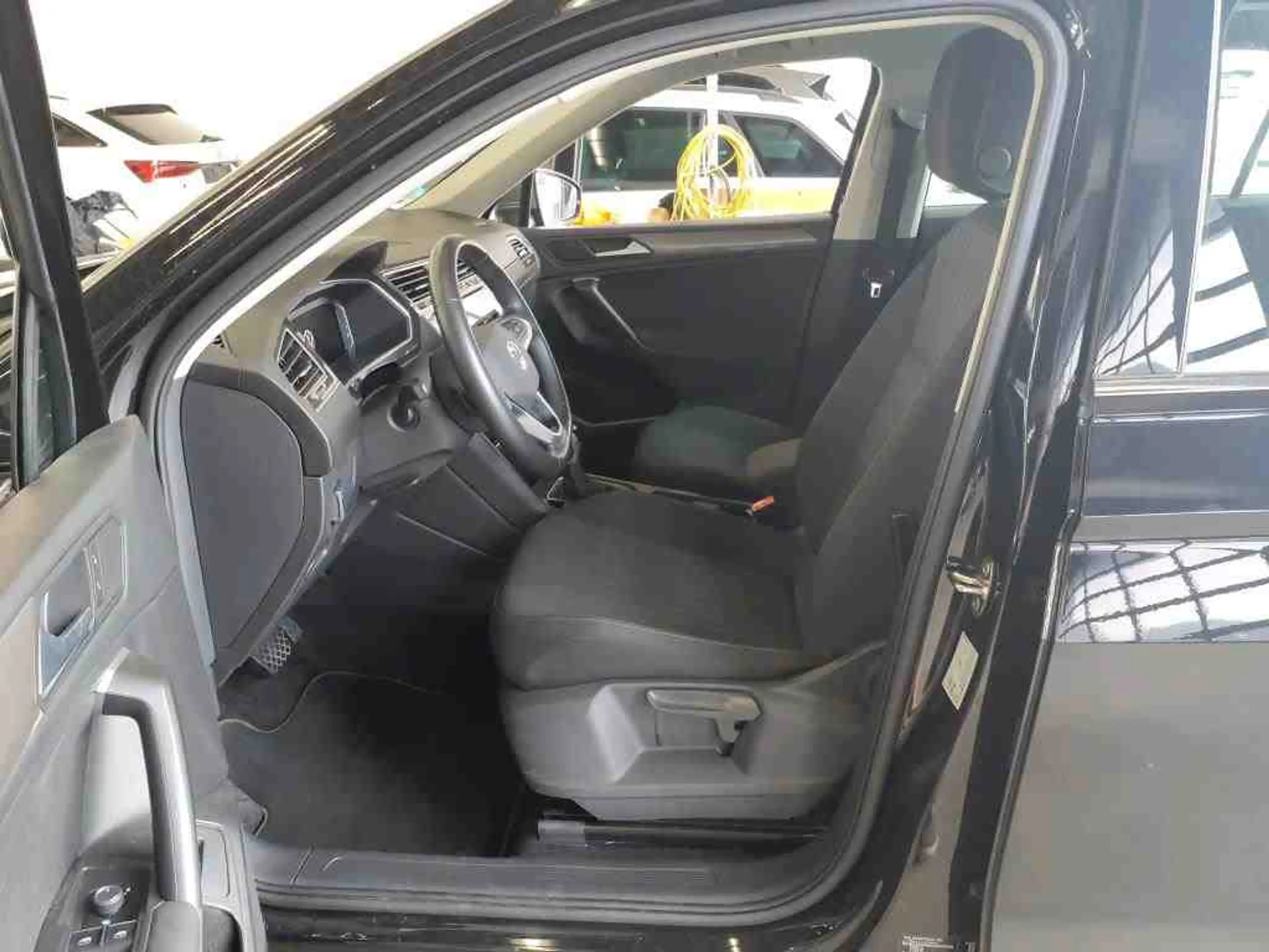 Volkswagen Tiguan Allspace 1.5 TSI Sonderleasing! 7-Sitze Navi AHK — photo 5