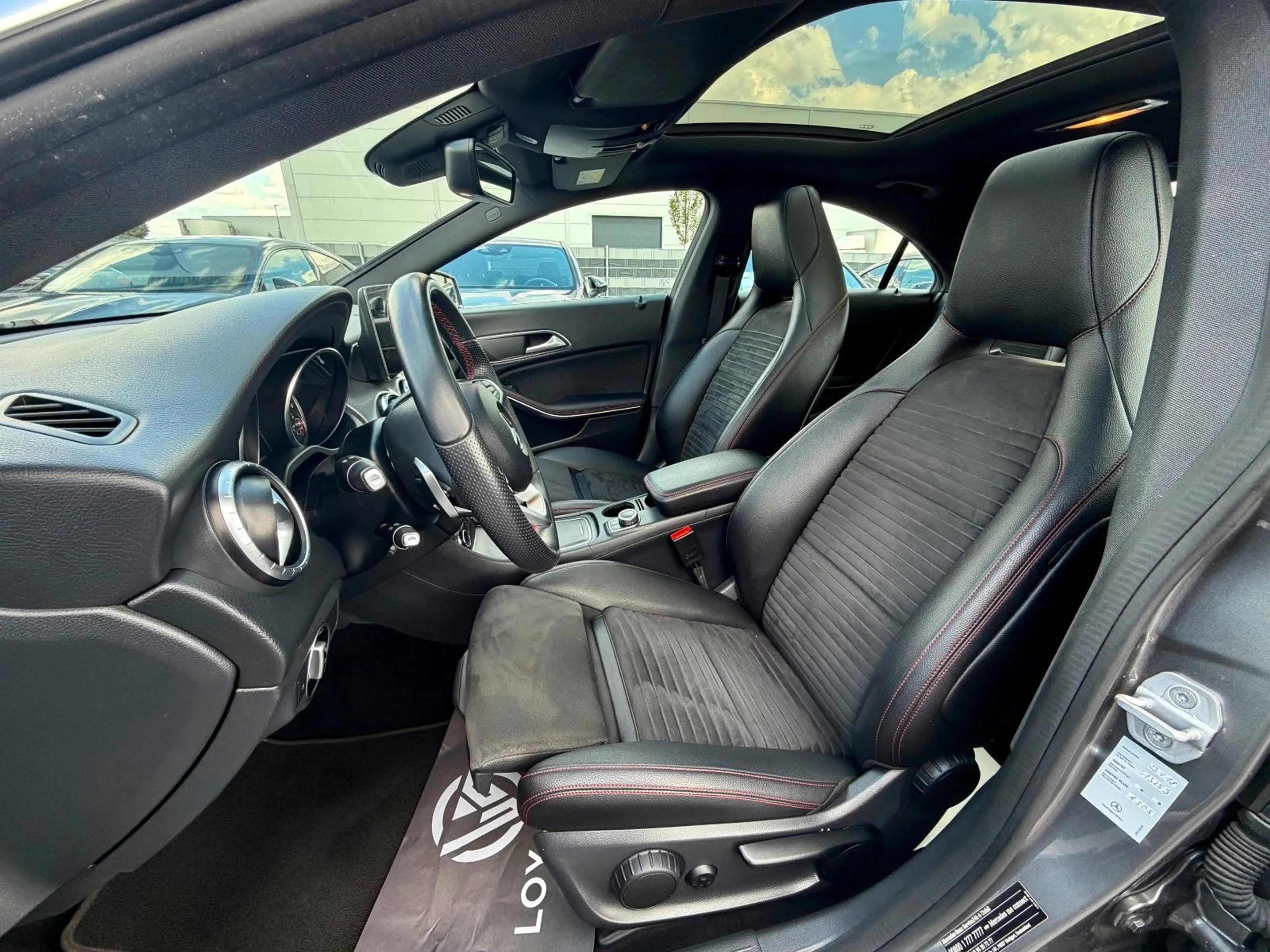 Mercedes-Benz CLA 220 CDI / d*AMG*PANO*Carplay*LED*KAMERA*Dist — photo 11