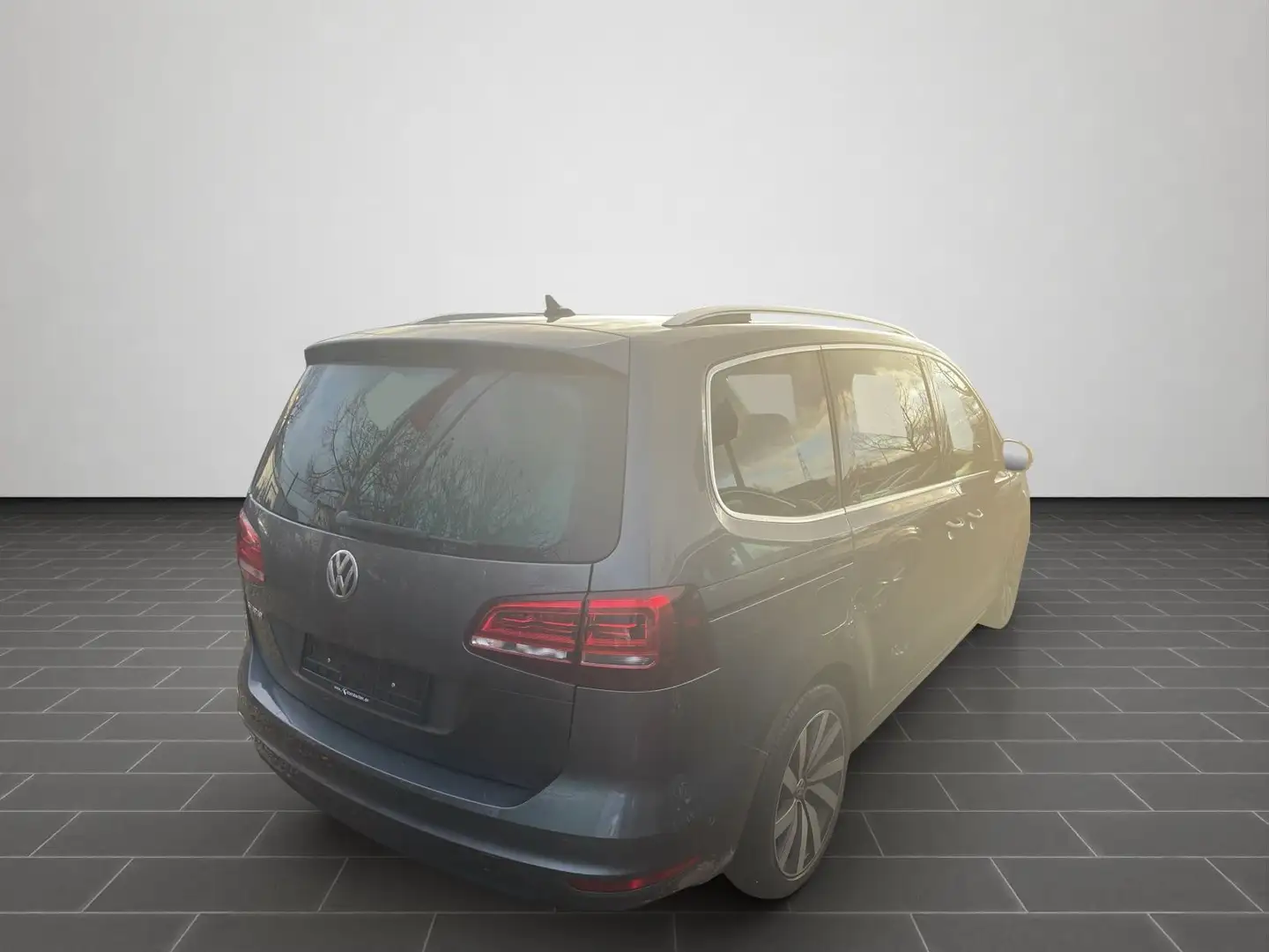 Volkswagen Sharan 1,5 TSI DSG United NAVI/7Sitze/LED/Sizuhe Grau - 2