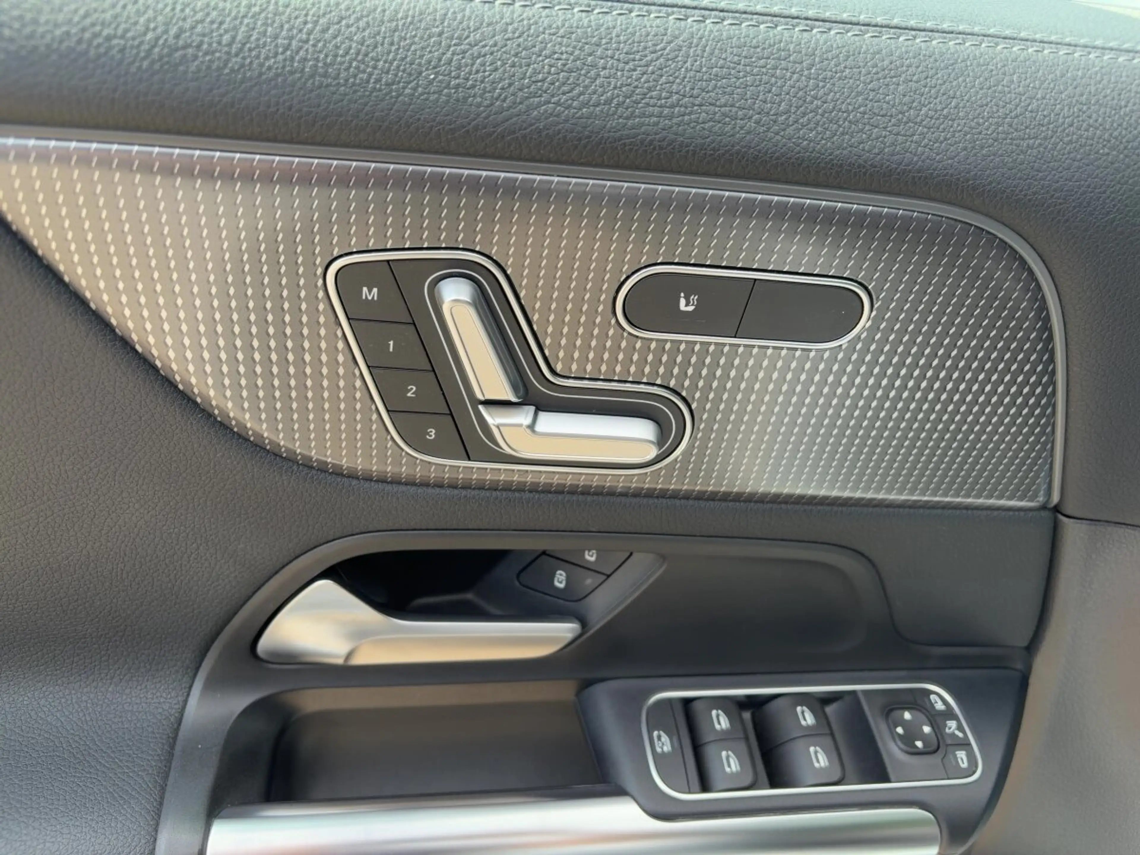 Mercedes-Benz EQA 250 EQA 250 PROGRESSIVE+PANO+KEYGO+LED+RÜCKFAHRKAMER — photo 12