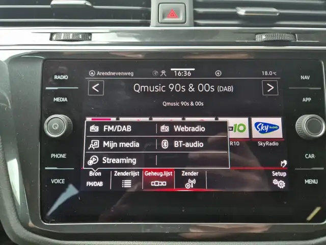 Volkswagen Tiguan view 21