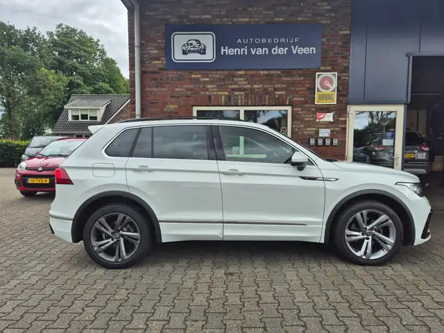 Volkswagen Tiguan view 6