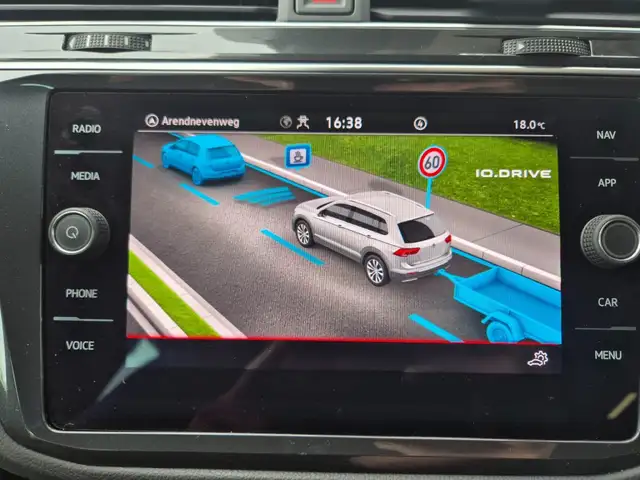 Volkswagen Tiguan view 28