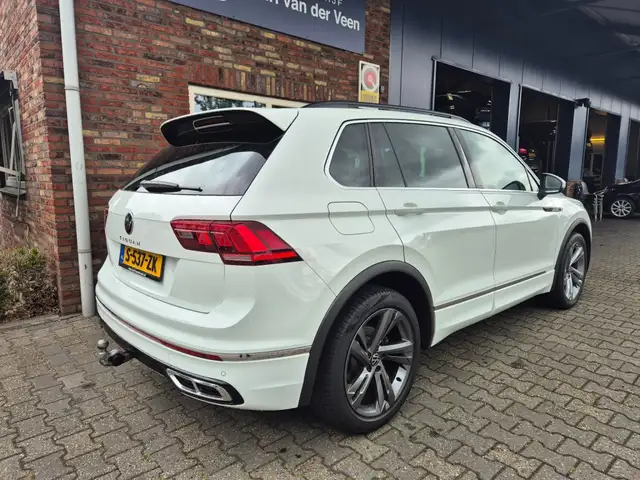 Volkswagen Tiguan view 5