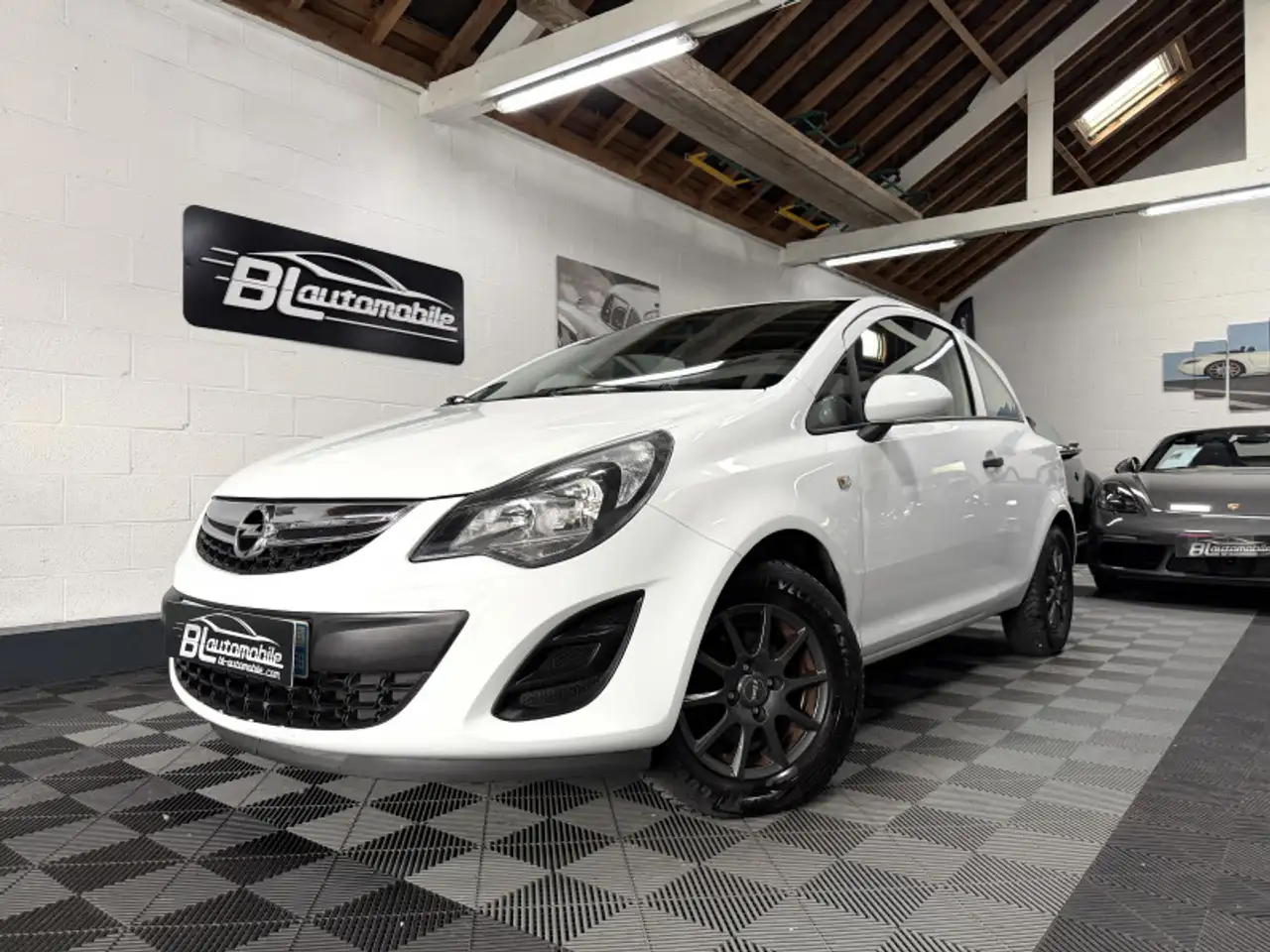Opel Corsa 1.2 70ch - Carnet complet - Superbe Ã©ta