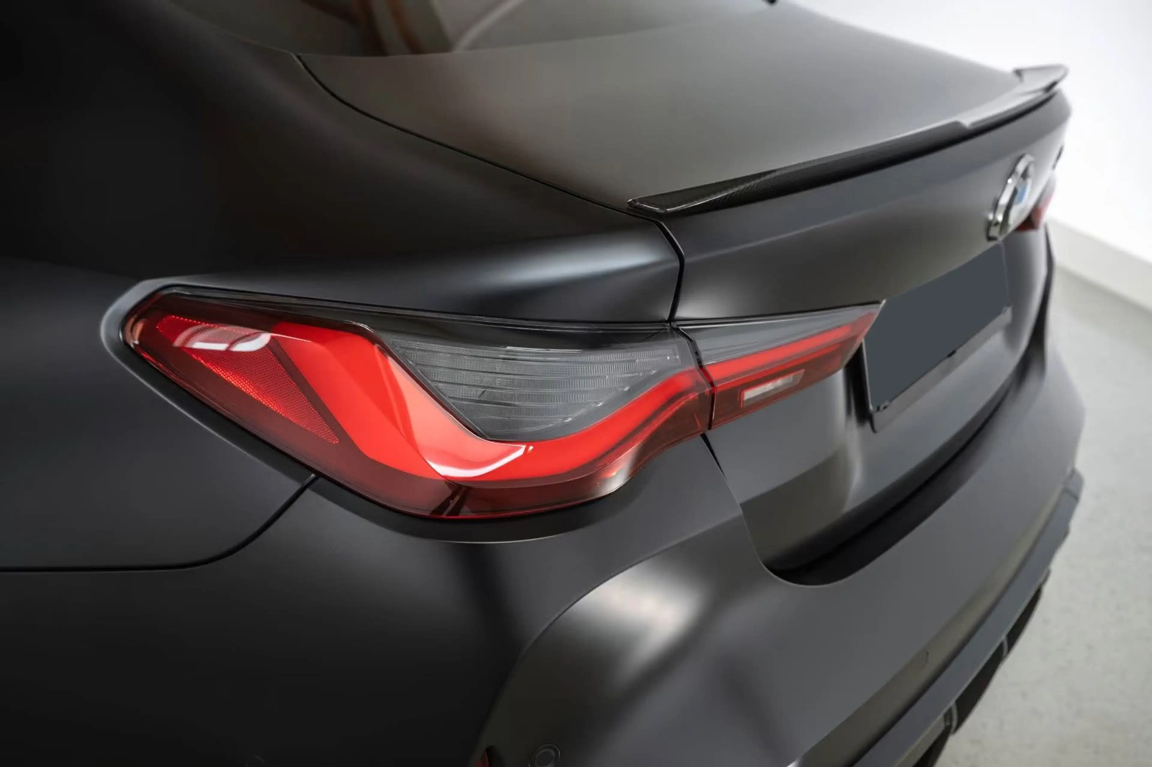BMW M4 Competition xDrive INDIVIDUAL DRIVERS KERAMIK — photo 15