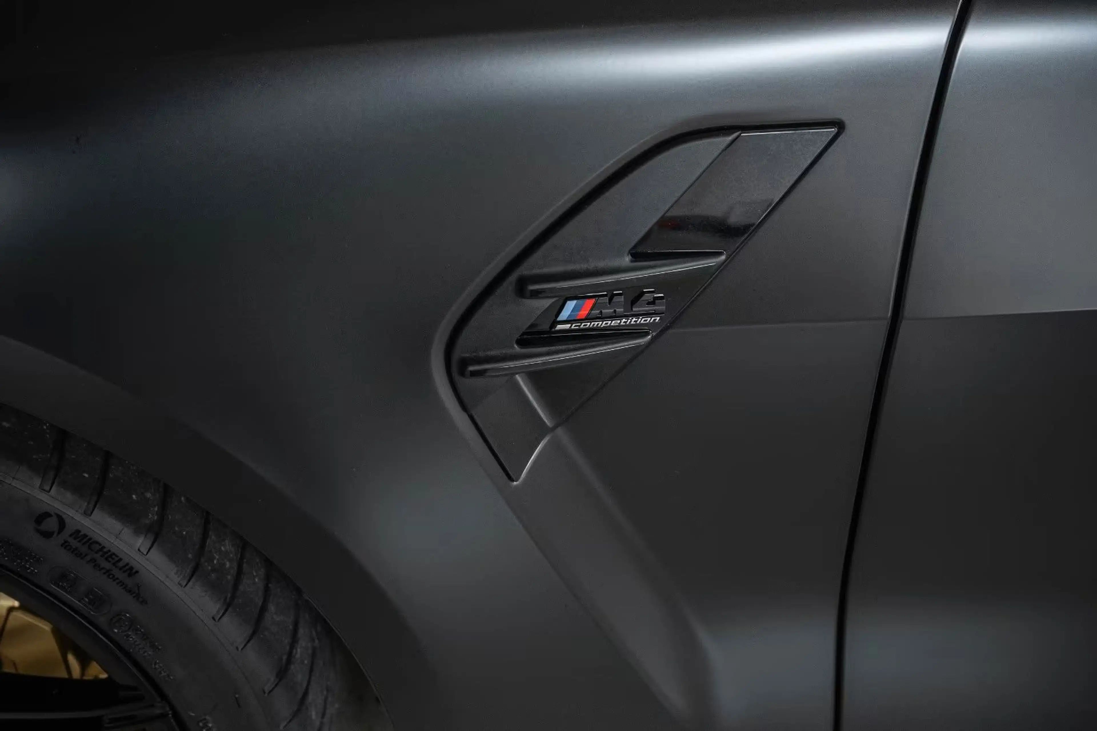 BMW M4 Competition xDrive INDIVIDUAL DRIVERS KERAMIK — photo 9