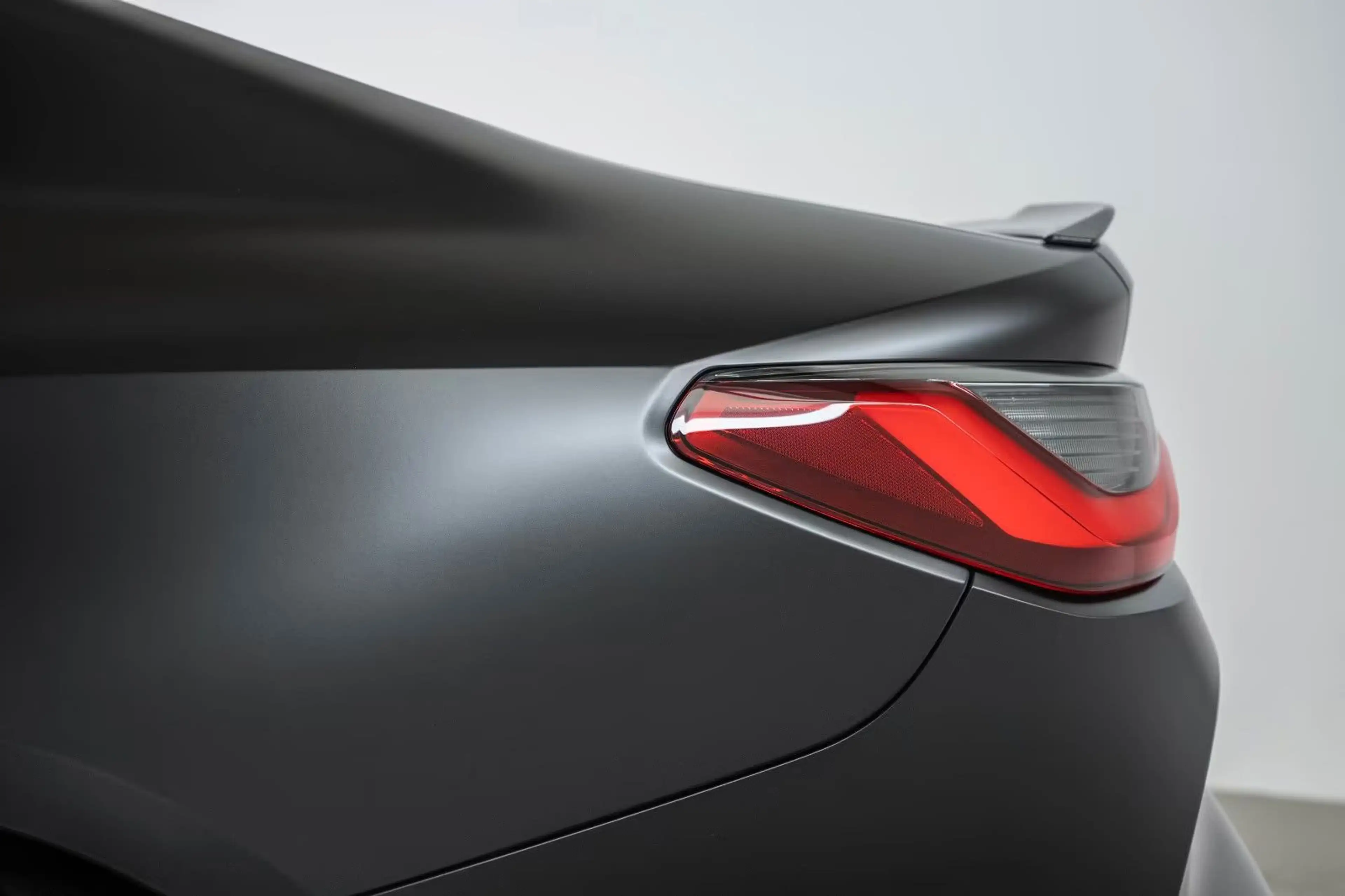 BMW M4 Competition xDrive INDIVIDUAL DRIVERS KERAMIK — photo 12