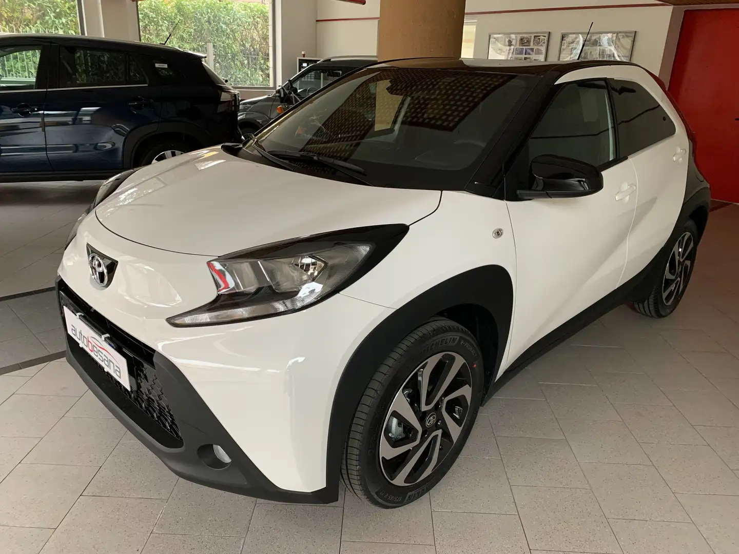 Toyota Aygo X 1.0 72cv Bianco - 2