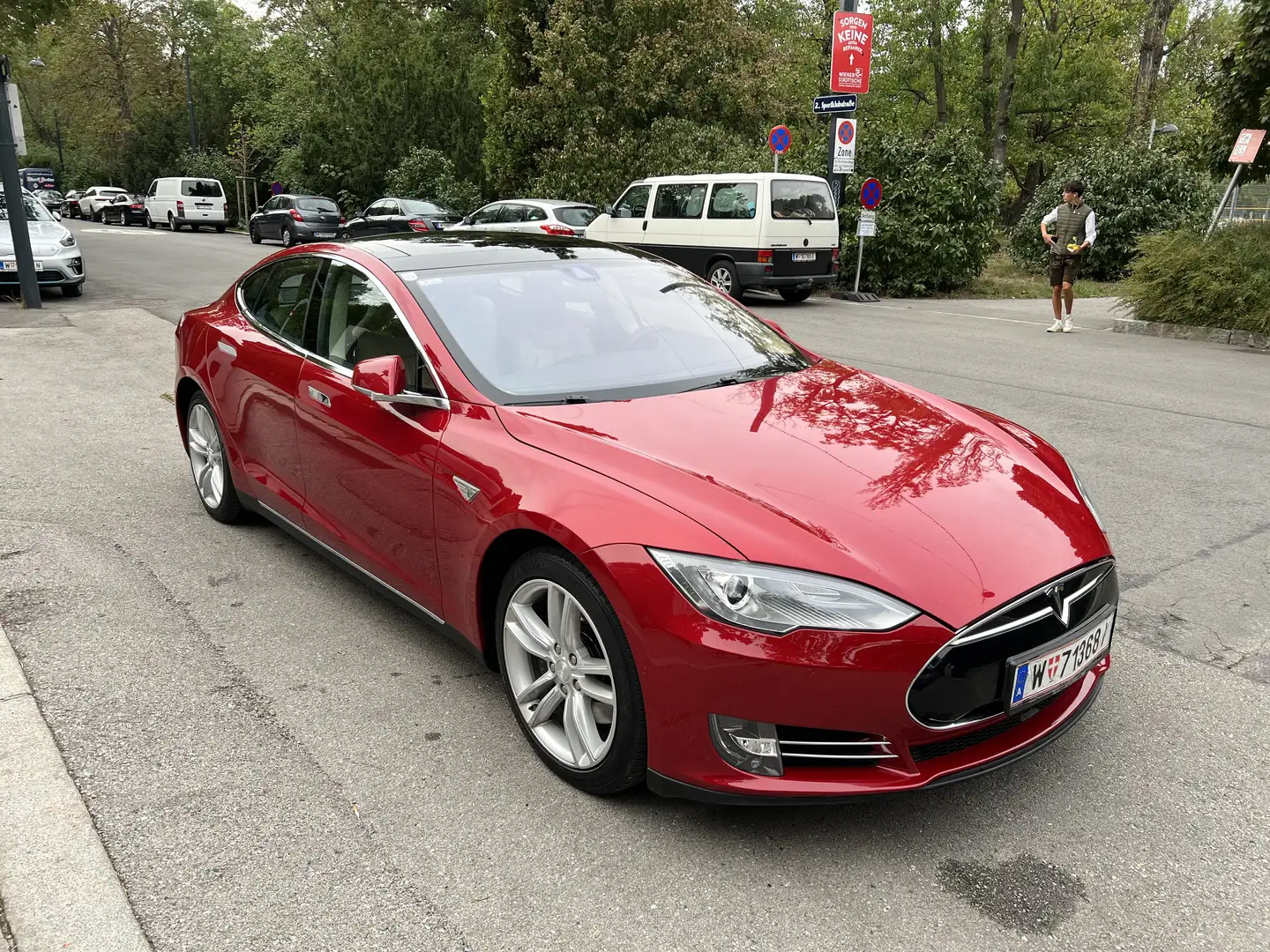Tesla Model S 85 Performance Free Supercharger - 1