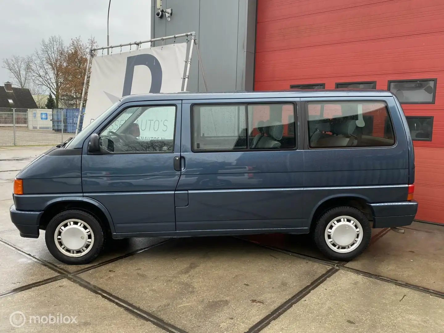 Volkswagen Caravelle CL 2.0 8-PERSOONS Blauw - 2