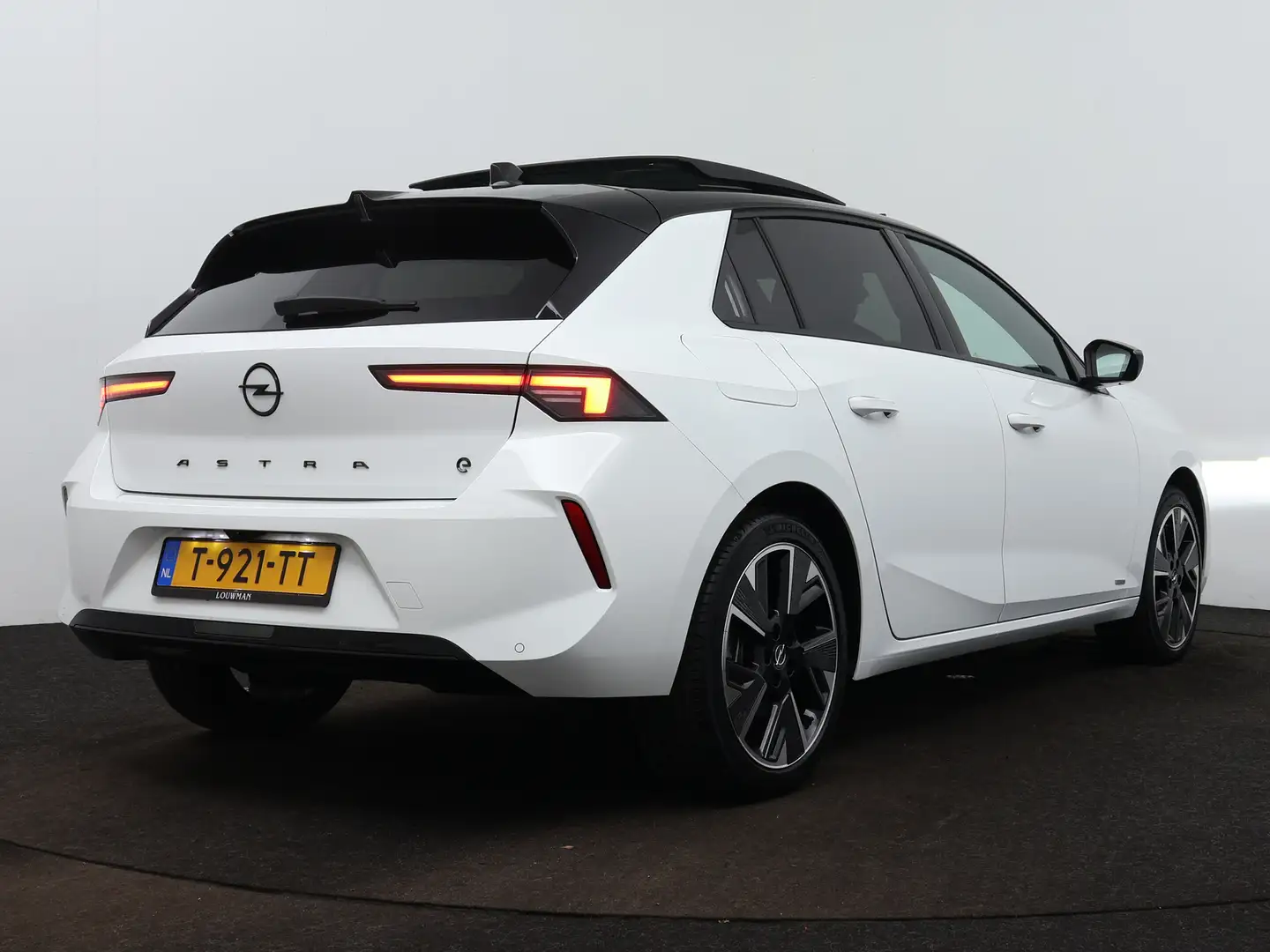 Opel Astra Electric 54 kWh 157pk GS | Panoramadak | Navigatie Wit - 2