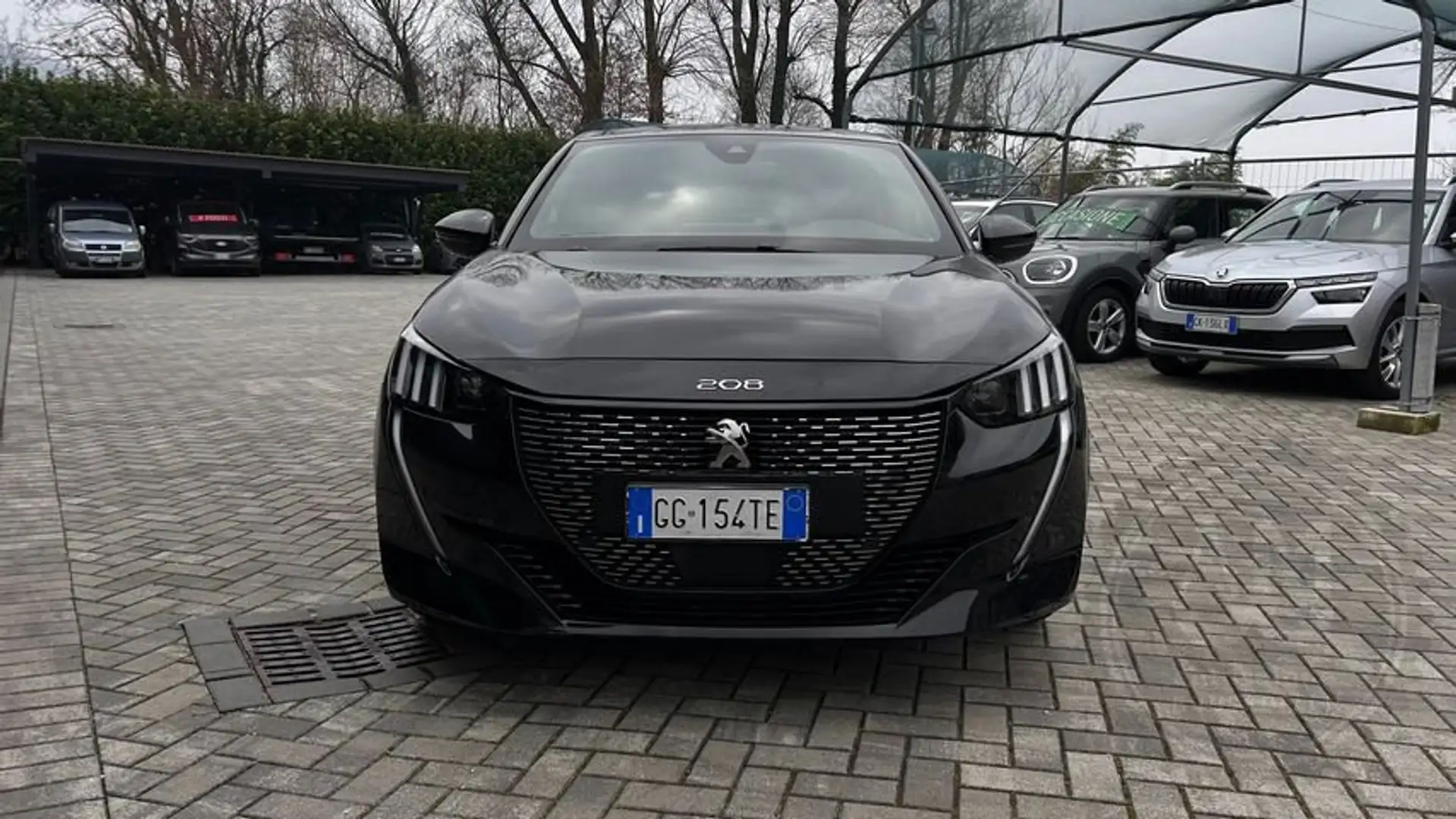 Peugeot 208 GT Line PureTech 100 S/S NAVI ACTIVE BLIND CORNER Schwarz - 2