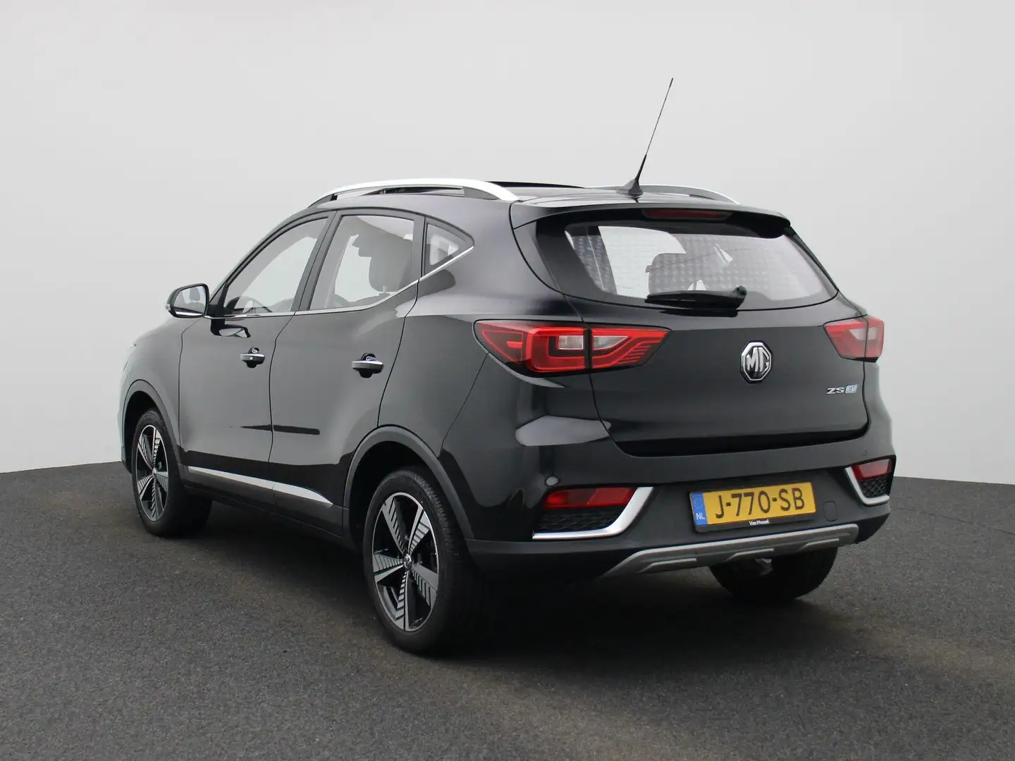 MG ZS MG EV Luxury 45 kWh | PANORAMADAK | ACHTERUITRIJCA Zwart - 2