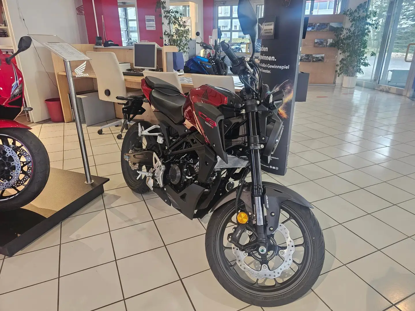 Honda CB 125 R Rot - 2
