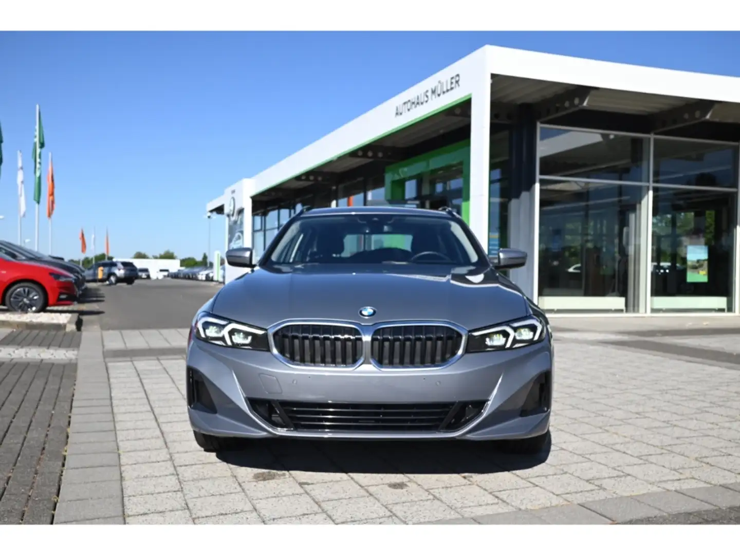 BMW 320 d xDrive Touring Navi LED Apple CarPlay SHz Grau - 2