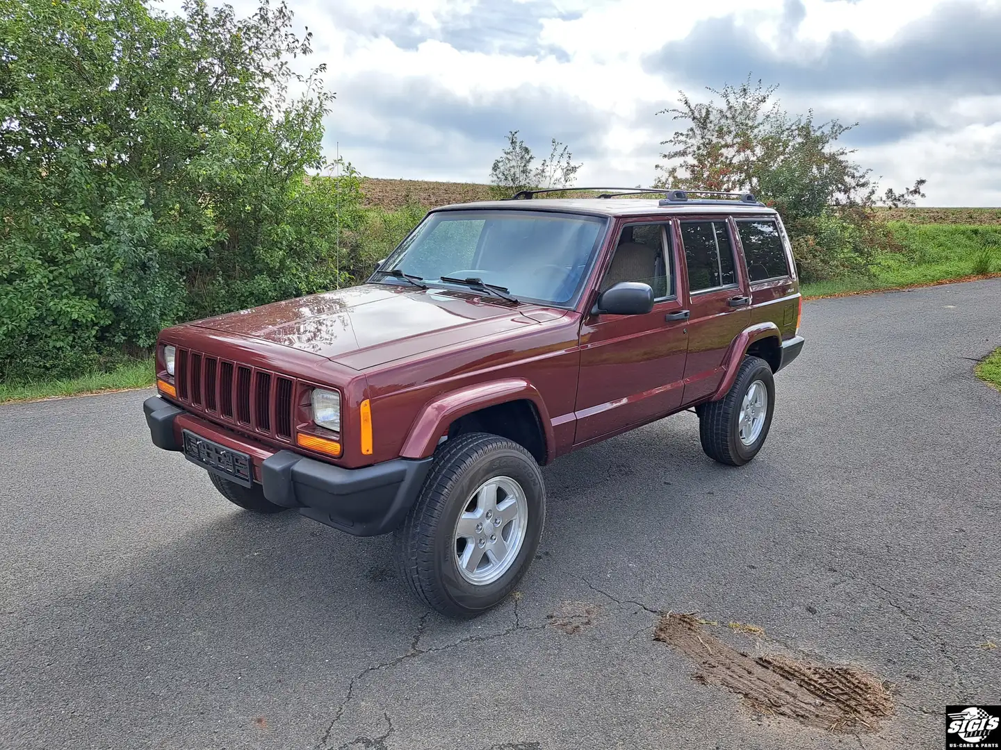 Jeep Cherokee Rouge - 1