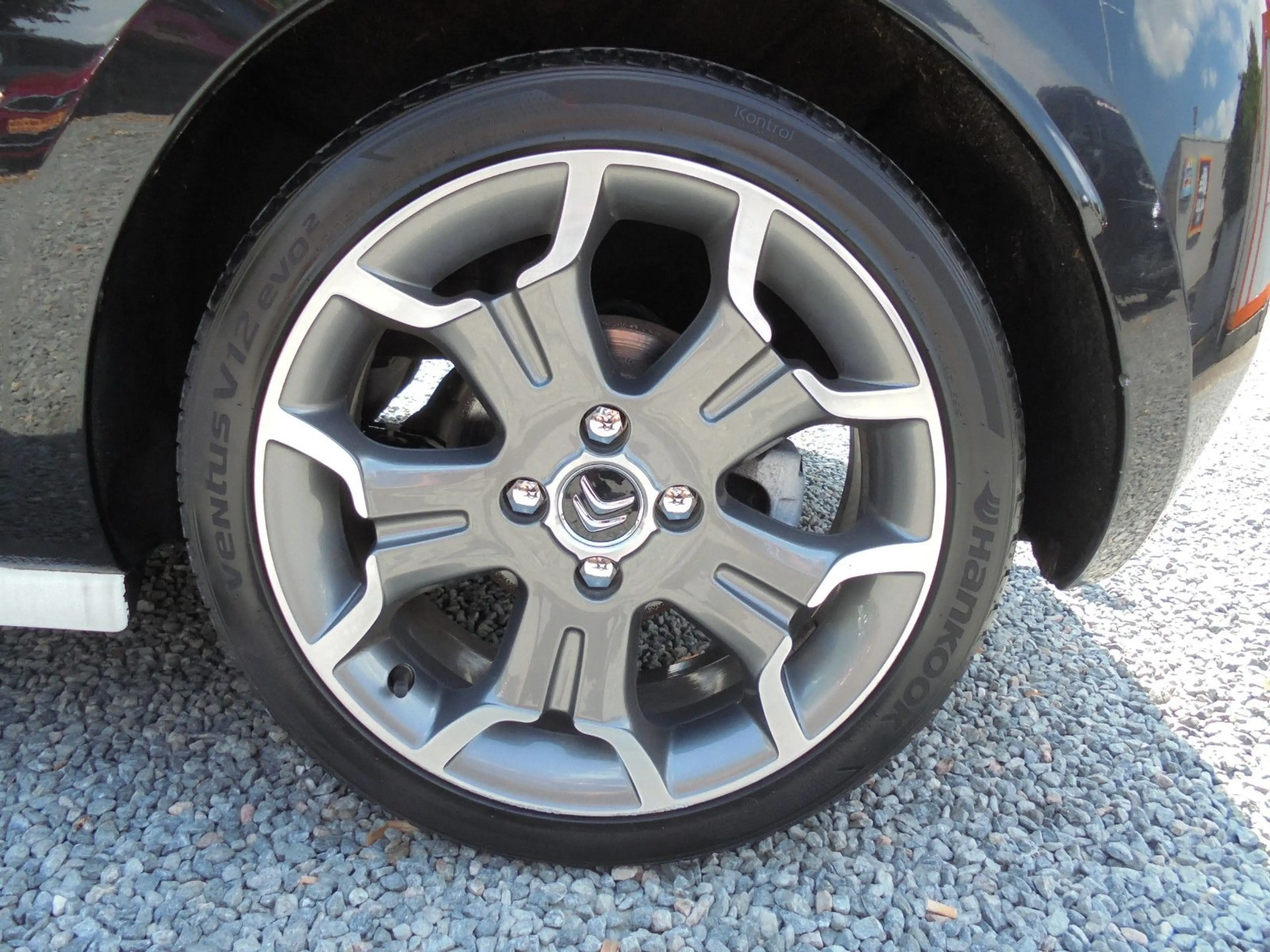 Citroen DS3 Ultra-Prestige — photo 10
