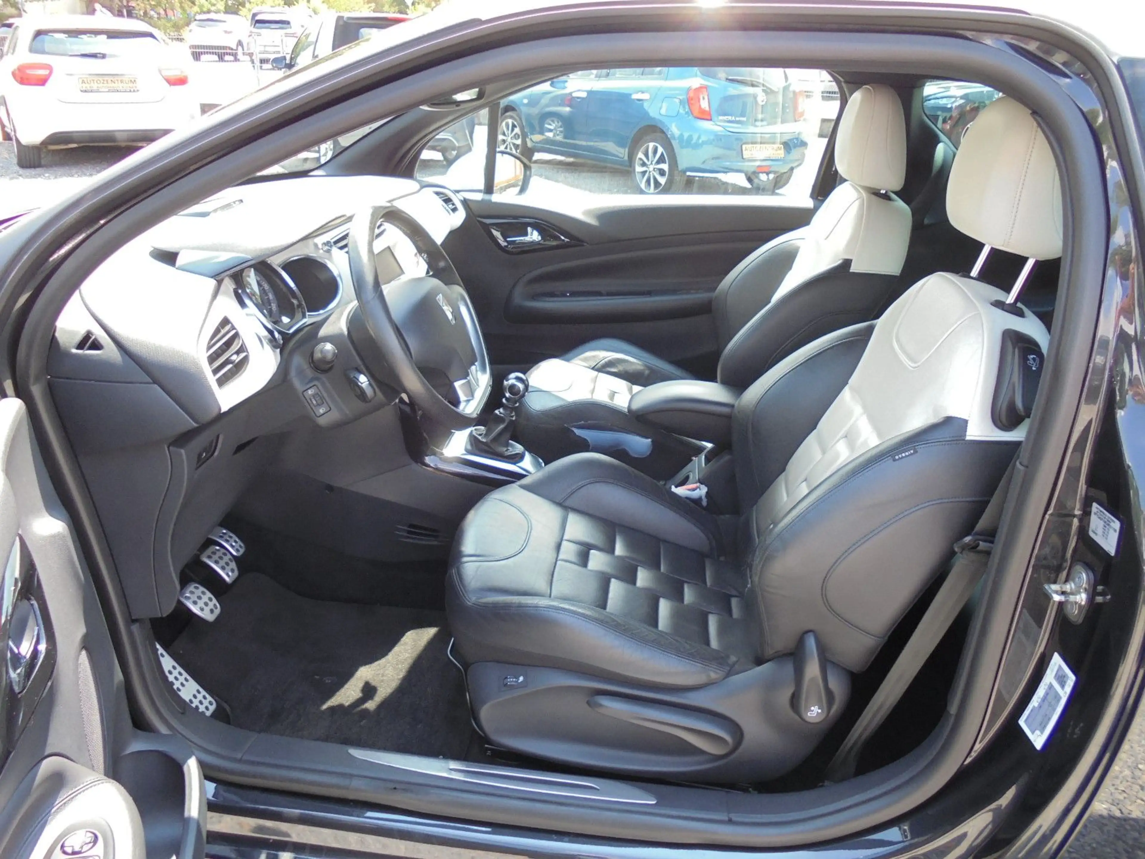 Citroen DS3 Ultra-Prestige — photo 15
