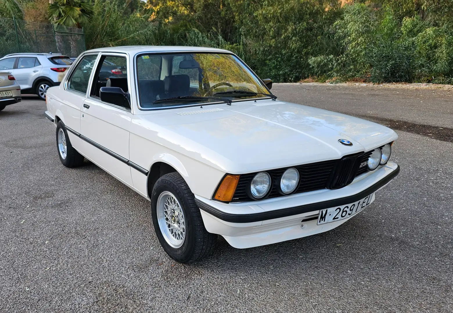 BMW 323 i, E21, TRAUM Zustand, 5-Gang, SSD, ROSTFREI, TOP Weiß - 1