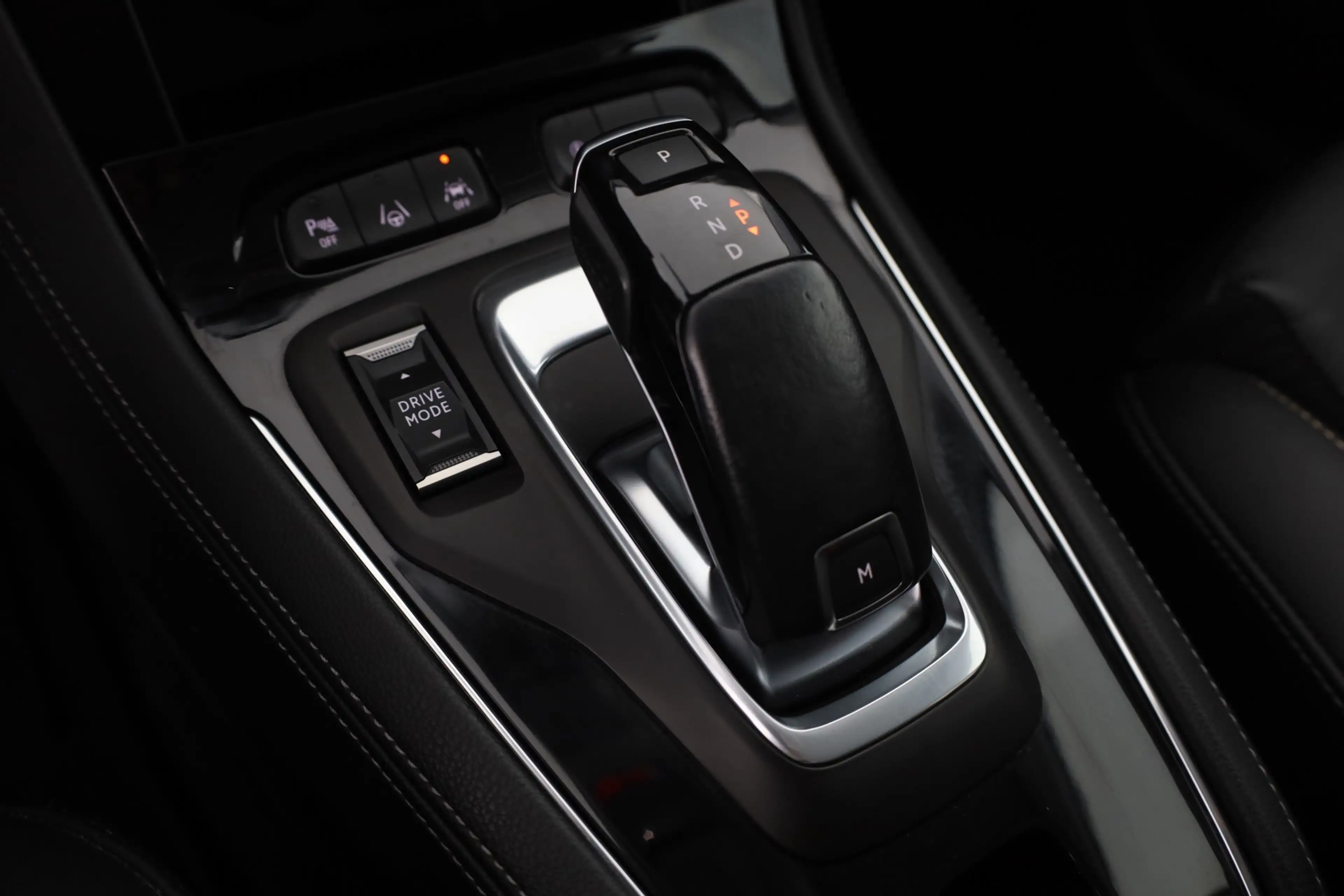 Opel Grandland 1.2 Turbo Ultimate LED Navi Leder 360° — photo 14