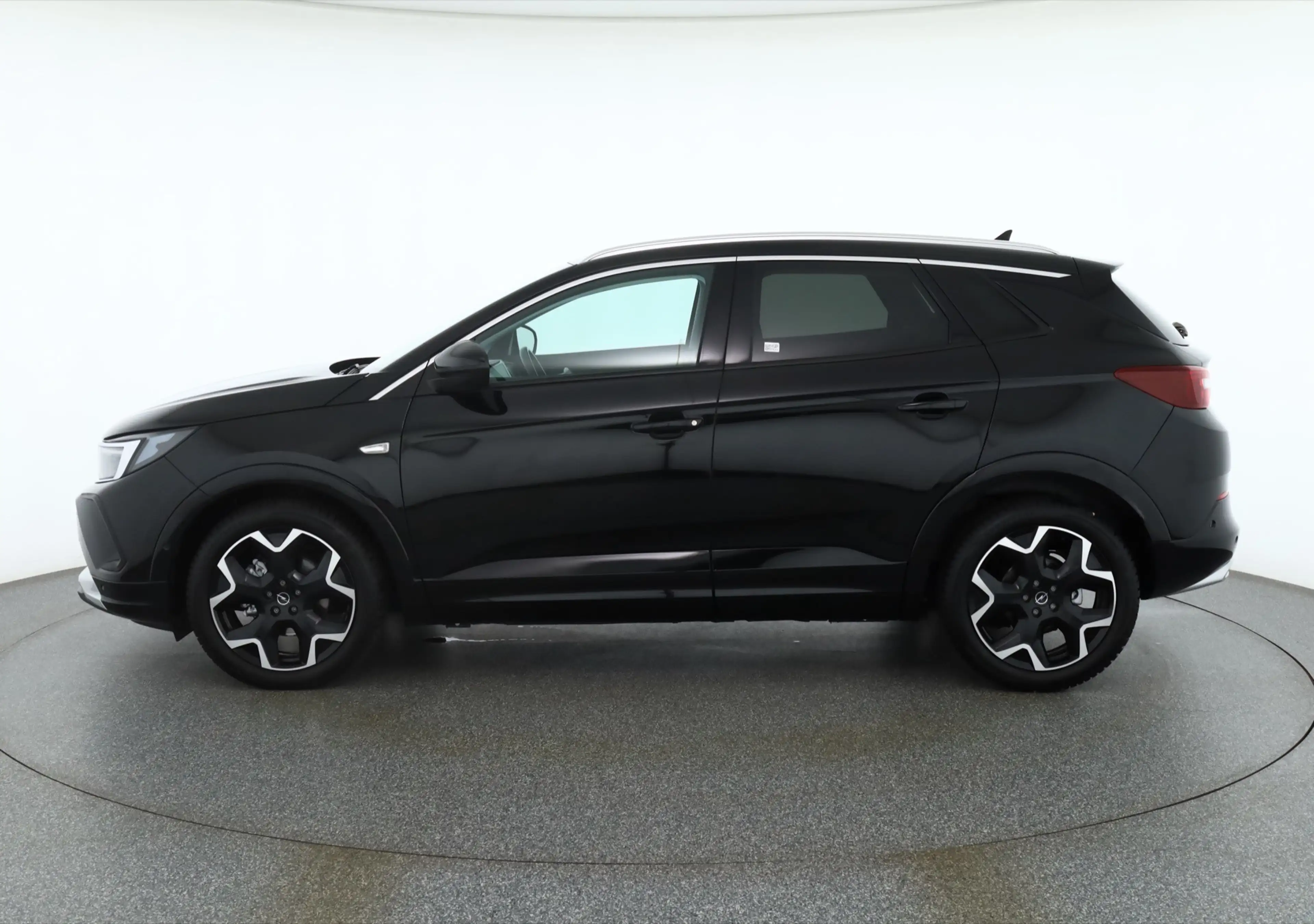 Opel Grandland 1.2 Turbo Ultimate LED Navi Leder 360° — photo 2